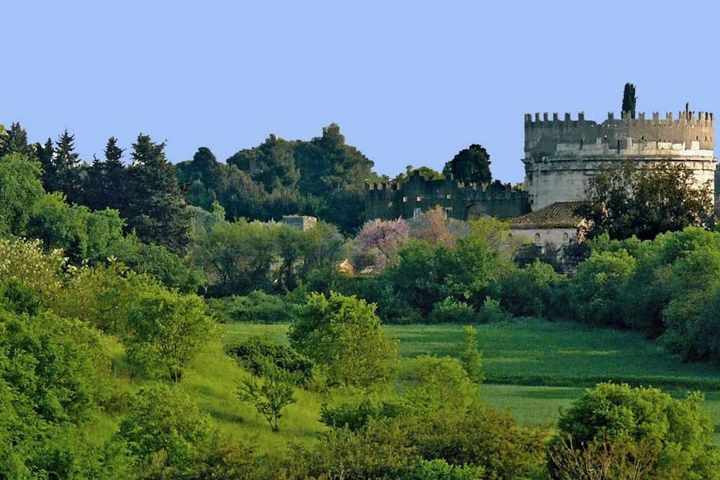 Basilica San Giovanni Appia Antica A Casa Di Amici *