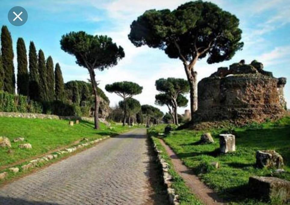 Basilica San Giovanni Appia Antica A Casa Di Amici Appartamento Roma